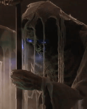 Giftmischer Dämon Cauldron Creeper lebensgroß Licht Sound